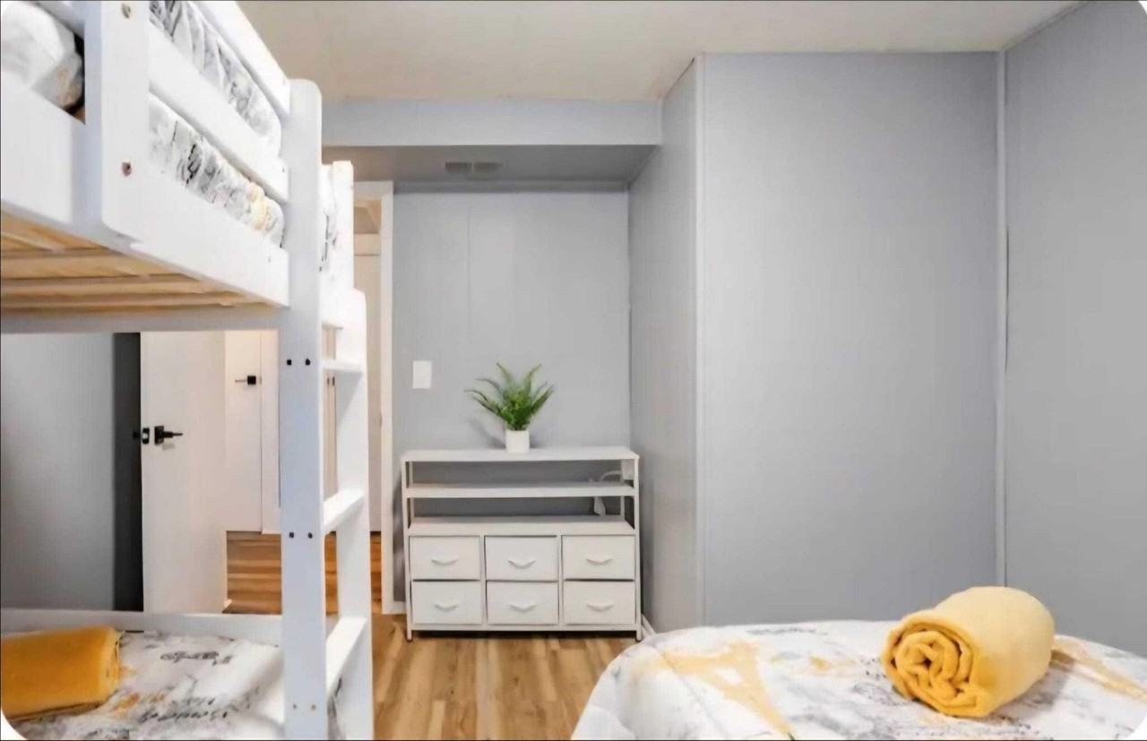 108 E GIBBONS ST #2 - Photo 6 of 11