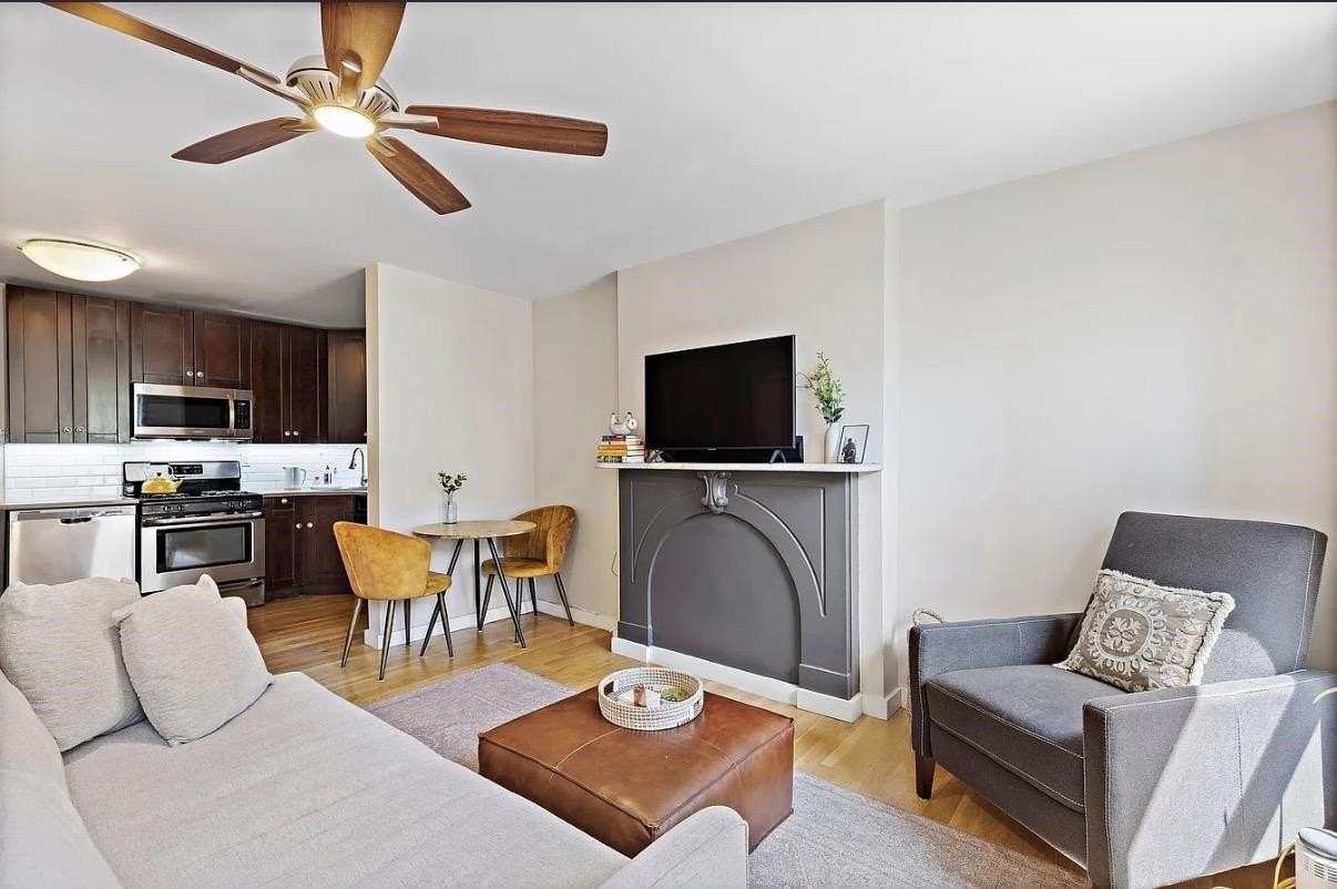 214 Grand St #2 - Photo 2 of 16
