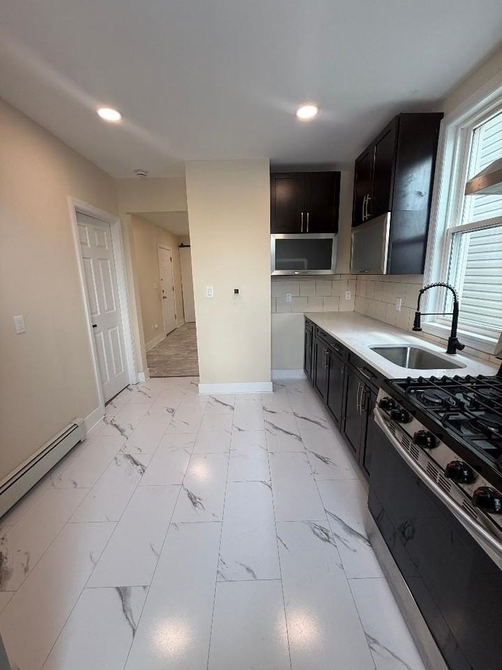817 15th St #2 - Photo 2 of 9