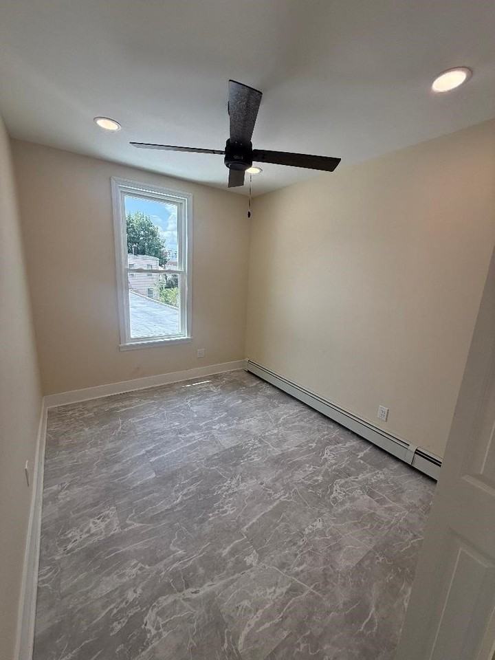 817 15th St #2 - Photo 7 of 9