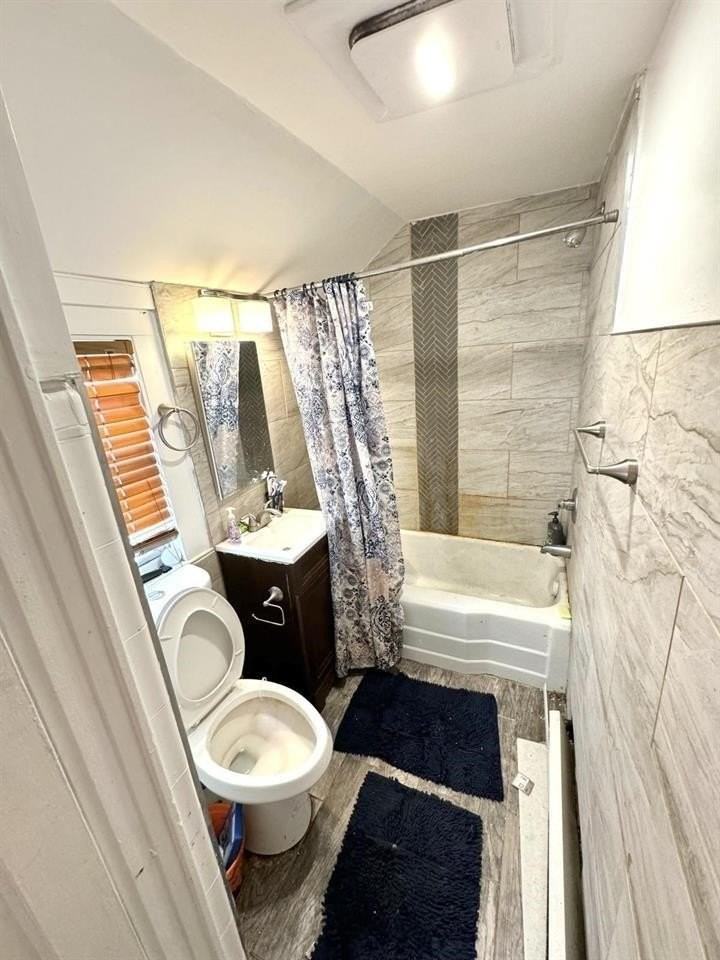 17 Beach St #2 - Photo 2 of 5