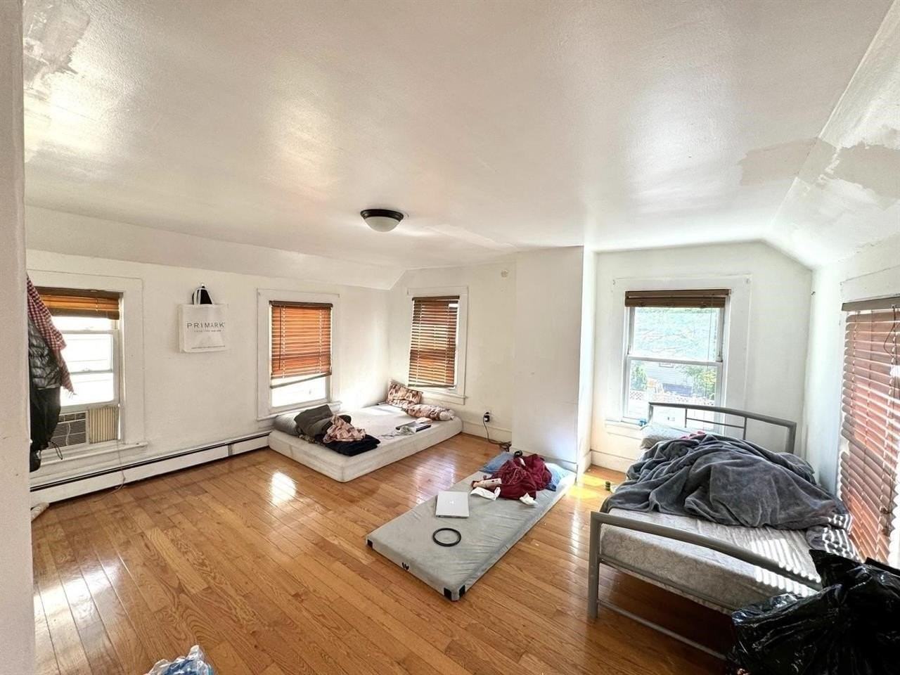 17 Beach St #2 - Photo 3 of 5