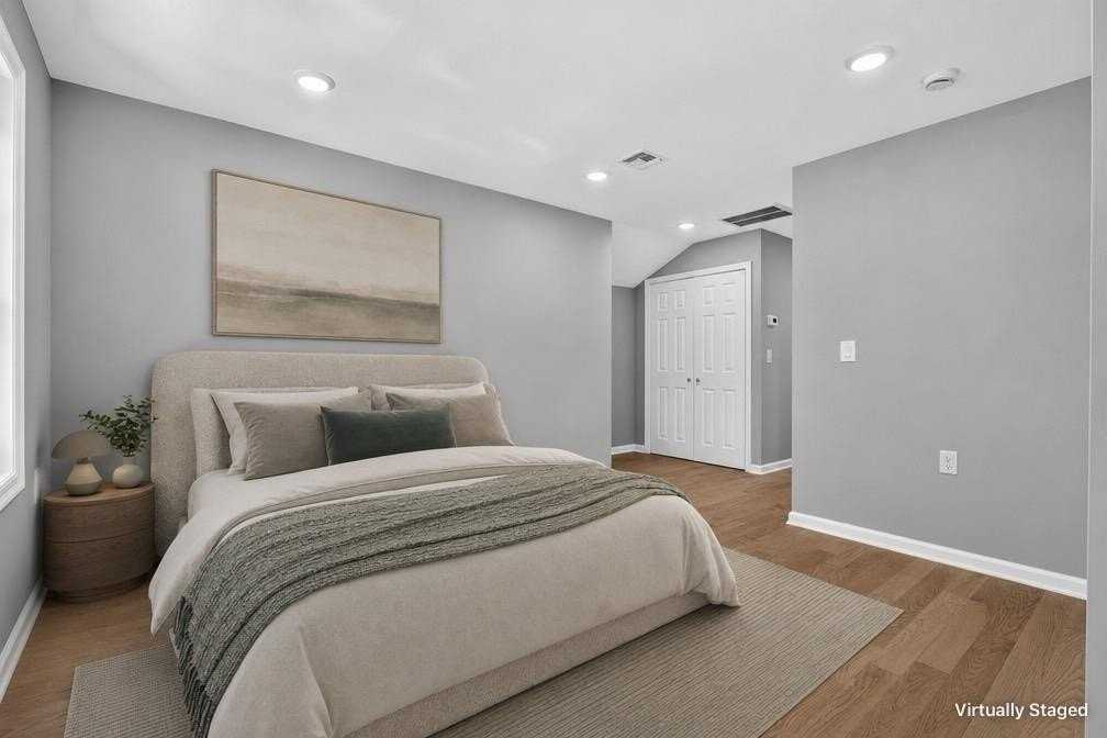 74 W 52nd St #2 - Photo 3 of 14