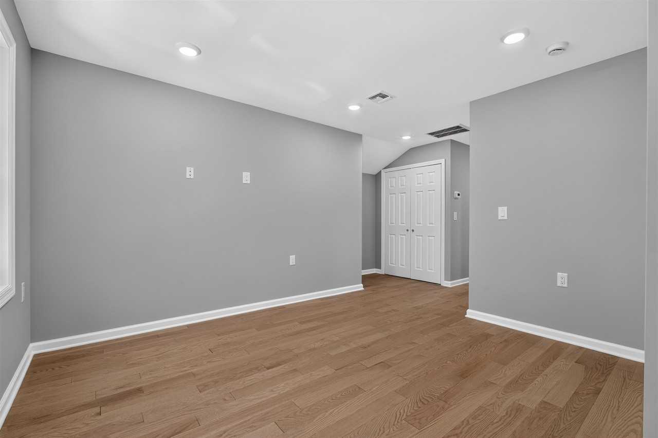 74 W 52nd St #2 - Photo 4 of 14