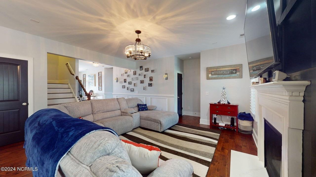 107 Bogue Harbor Ct - Photo 7 of 46