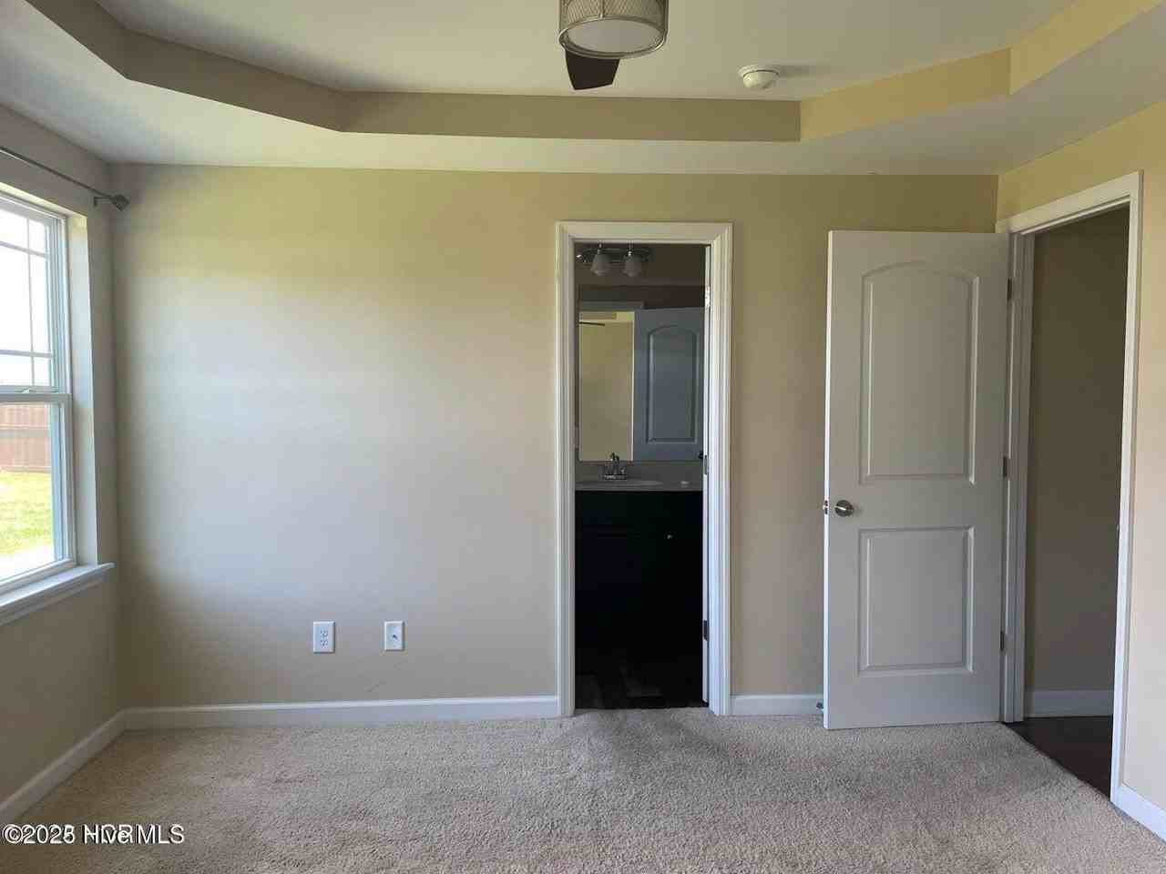 233 Breakwater Dr - Photo 6 of 12