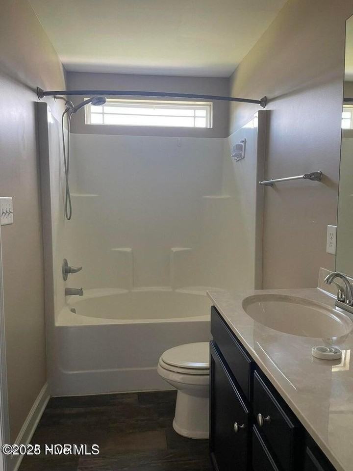 233 Breakwater Dr - Photo 7 of 12
