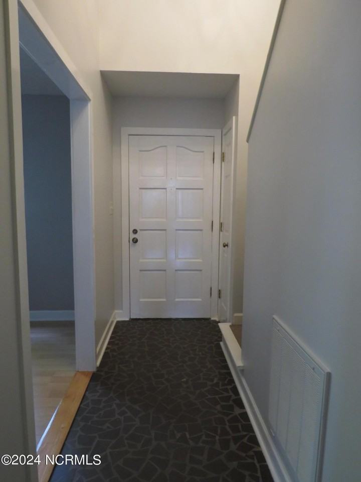 16 Cameron Ln - Photo 4 of 38