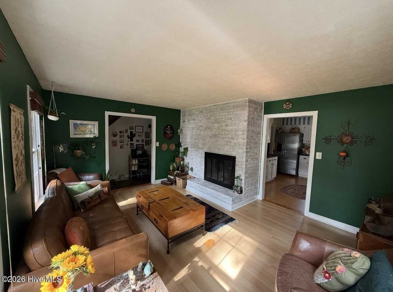 16 Cameron Ln - Photo 5 of 38