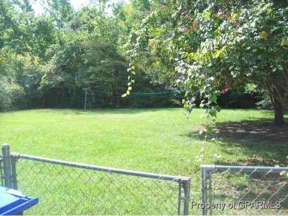 302 Millbrook St - Photo 3 of 3
