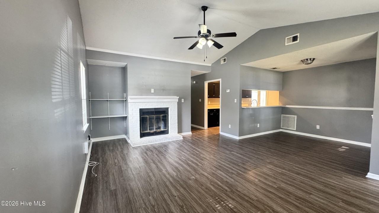 206 Wedgewood Dr - Photo 5 of 15