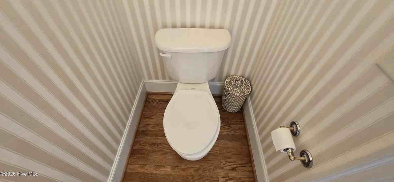 4208 Leicester Ct - Photo 6 of 40