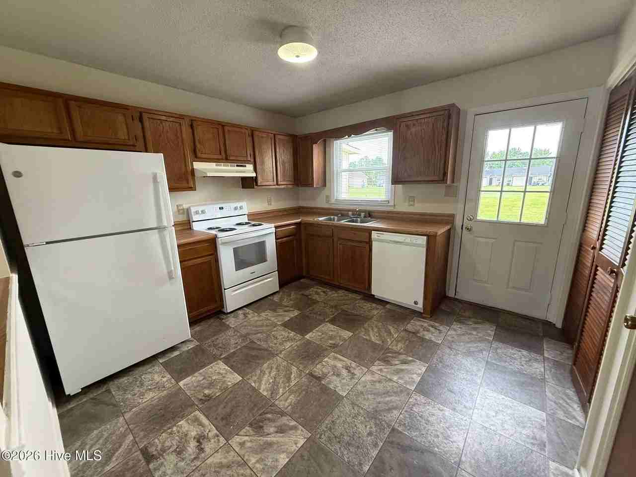1802 Burgaw Hwy - Photo 3 of 6