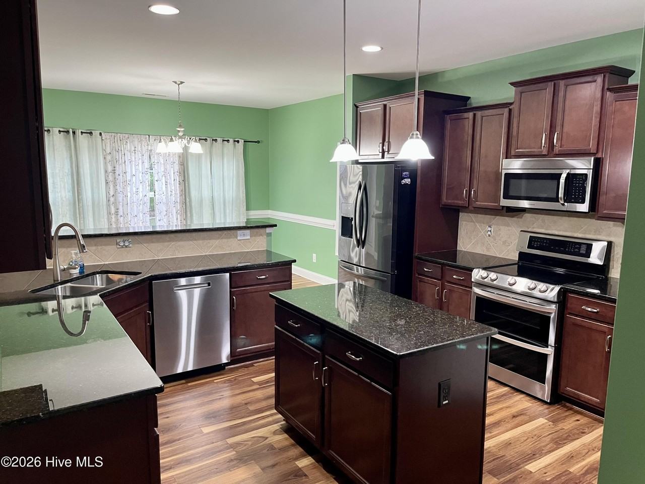276 Turriff Way - Photo 4 of 50