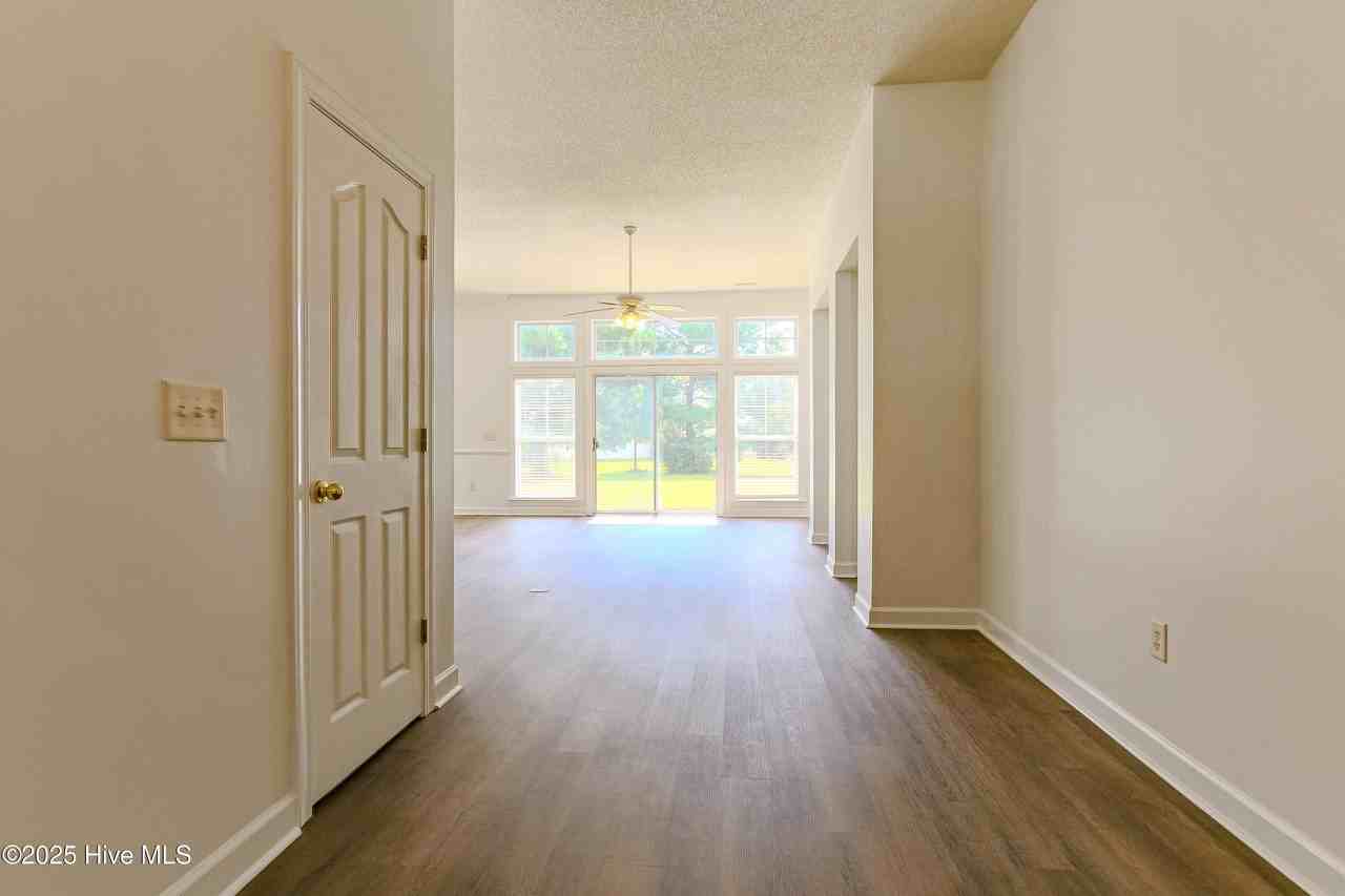 1005 Meadowlands Trl Nw - Photo 2 of 20