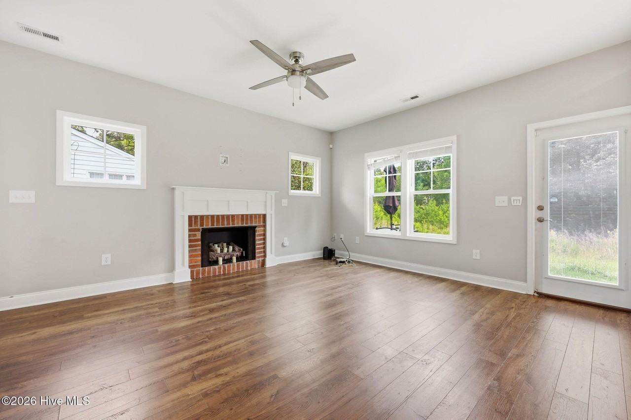 493 Camp Easter Road - Photo 7 of 40