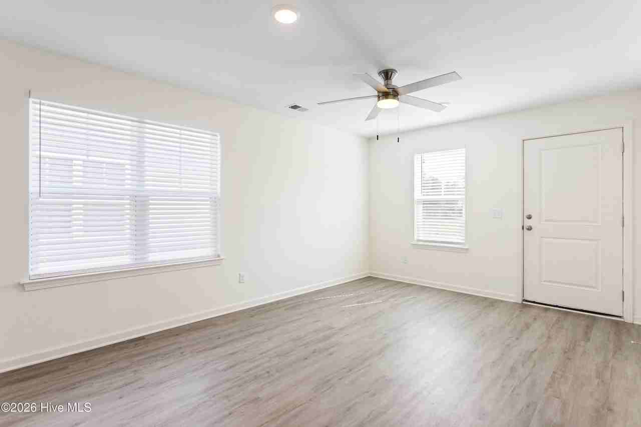 718 Taylor St #A - Photo 3 of 23