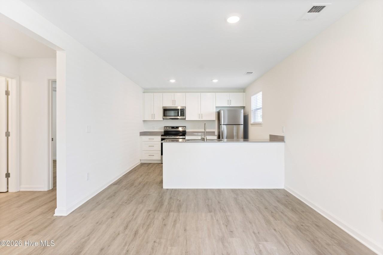718 Taylor St #A - Photo 4 of 23
