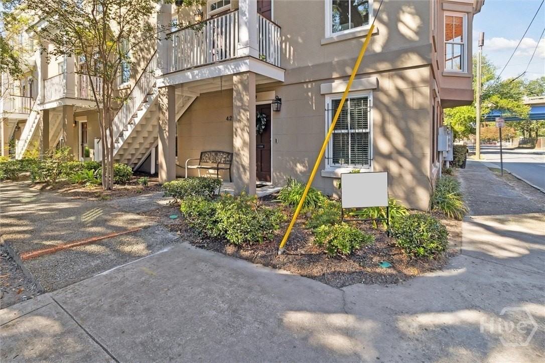 431 Montgomery St #A - Photo 4 of 39