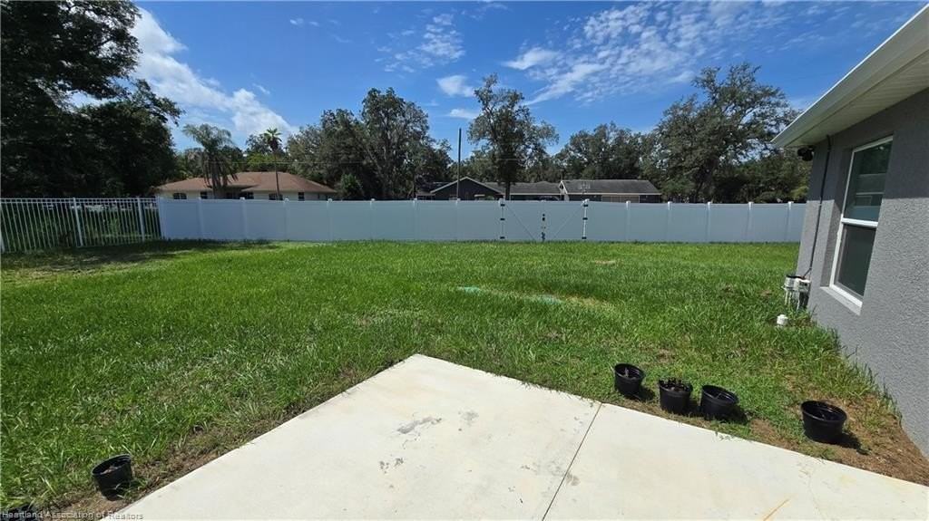 1870 N Zenith Rd - Photo 2 of 38