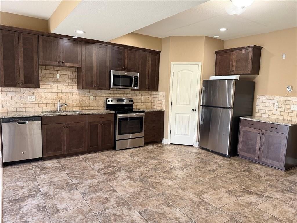 3837 Nw 94th St - Photo 2 of 15
