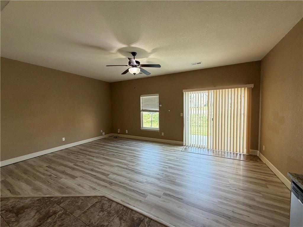 3837 Nw 94th St - Photo 4 of 15