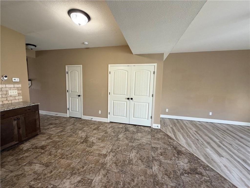3837 Nw 94th St - Photo 5 of 15