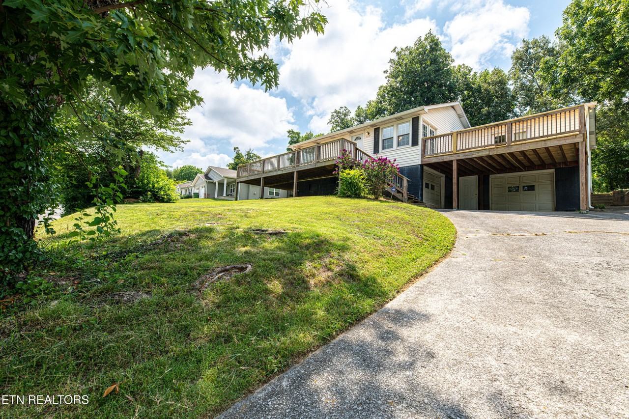 1314 Goldleaf St - Photo 2 of 33