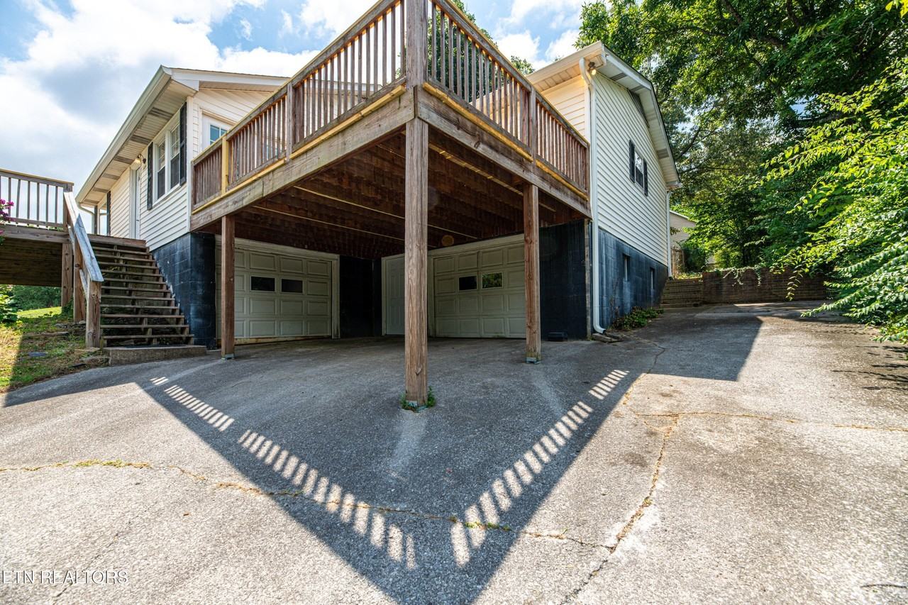 1314 Goldleaf St - Photo 3 of 33