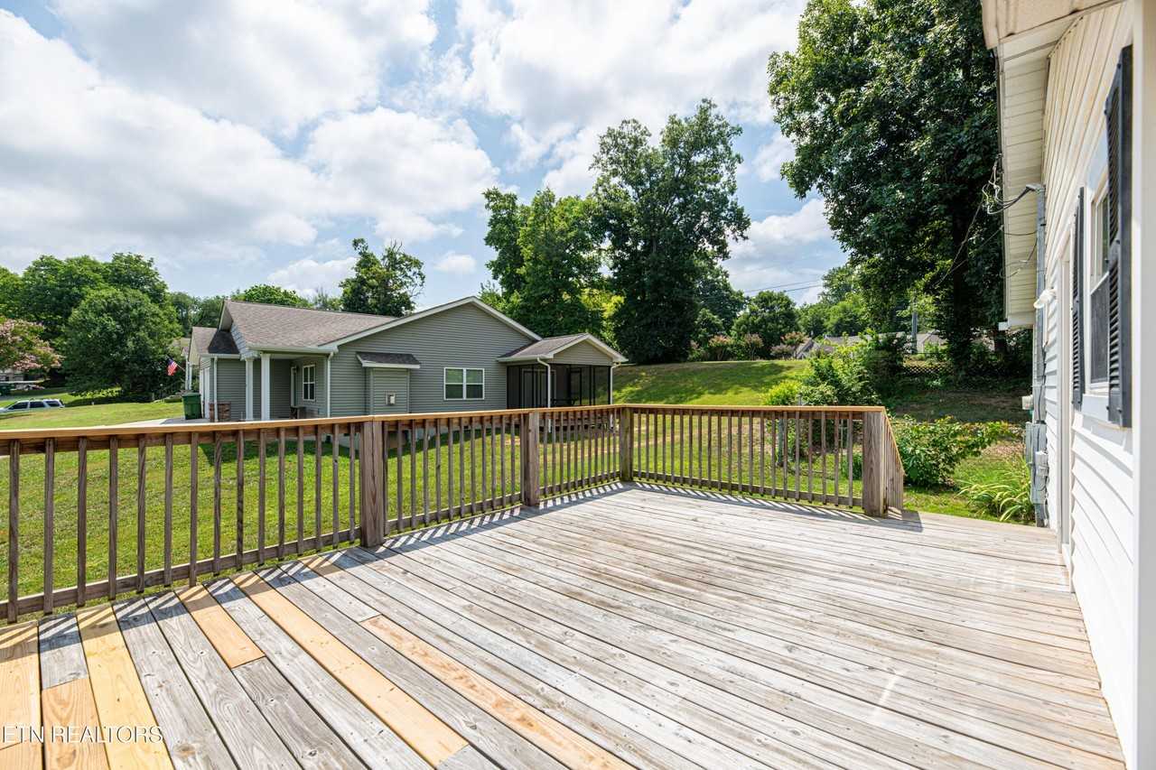 1314 Goldleaf St - Photo 5 of 33