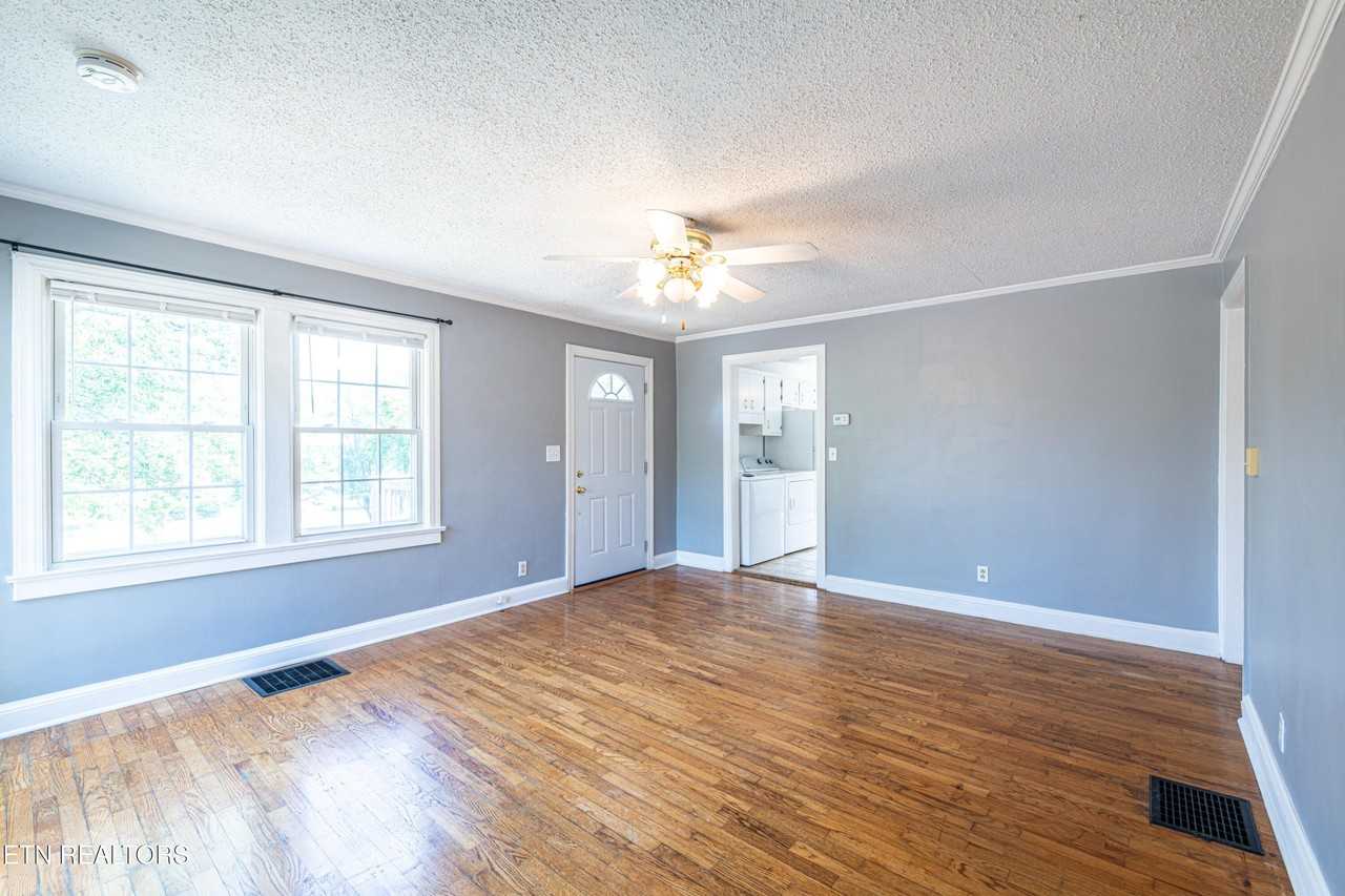 1314 Goldleaf St - Photo 6 of 33