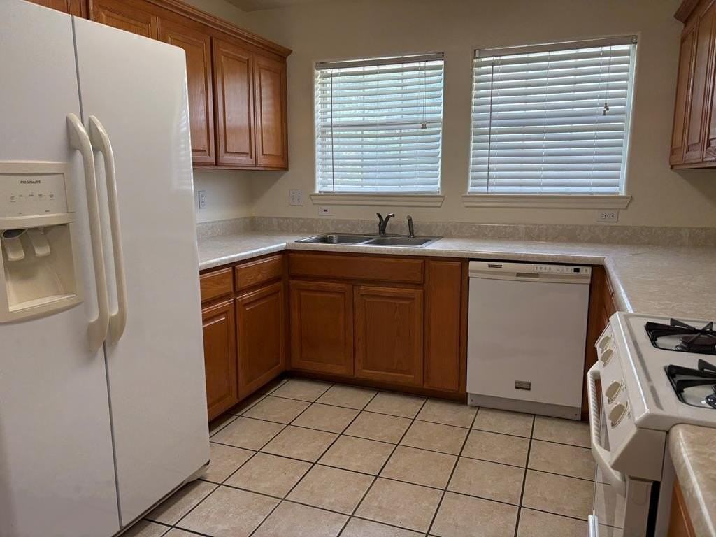 224 Coronado Cir - Photo 5 of 19