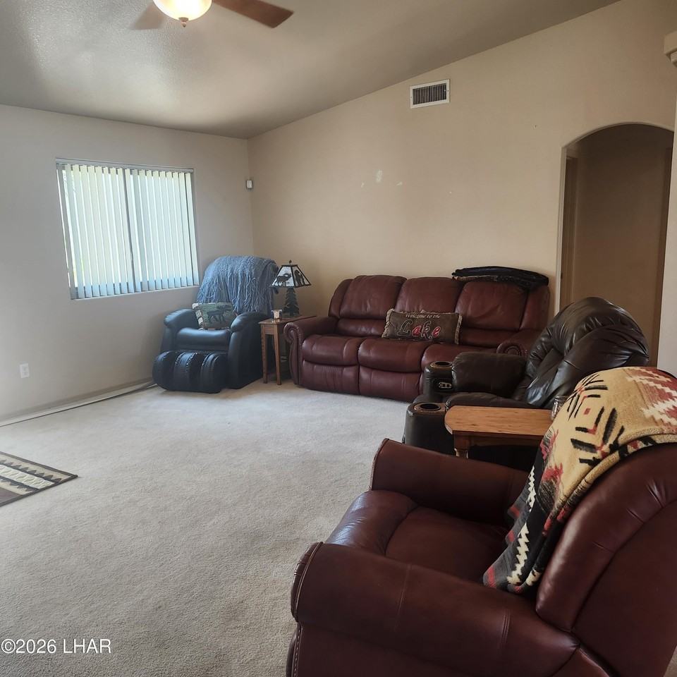3048 Mirage Dr - Photo 4 of 44