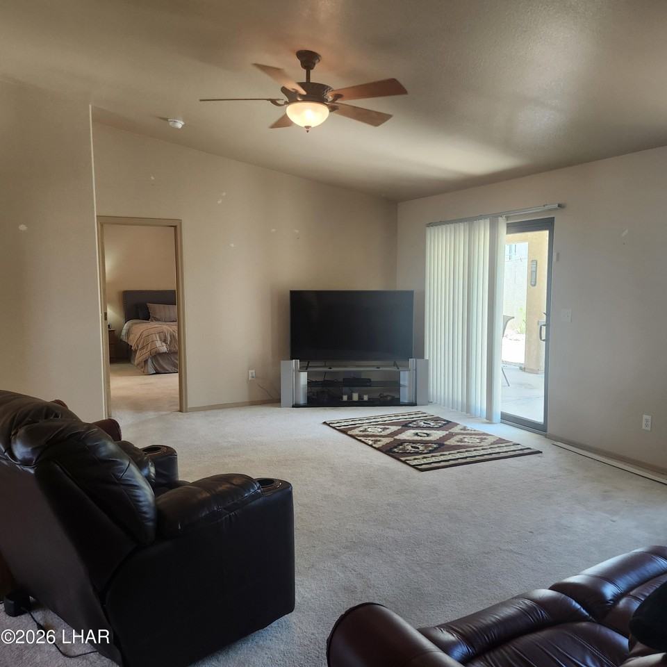 3048 Mirage Dr - Photo 5 of 44