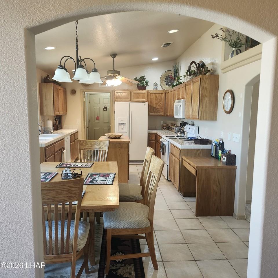 3048 Mirage Dr - Photo 6 of 44