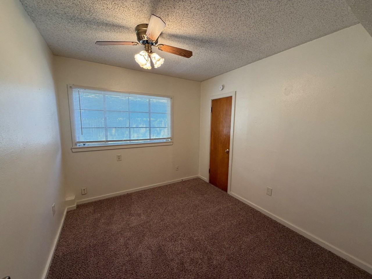 3706 25th St - Photo 4 of 8
