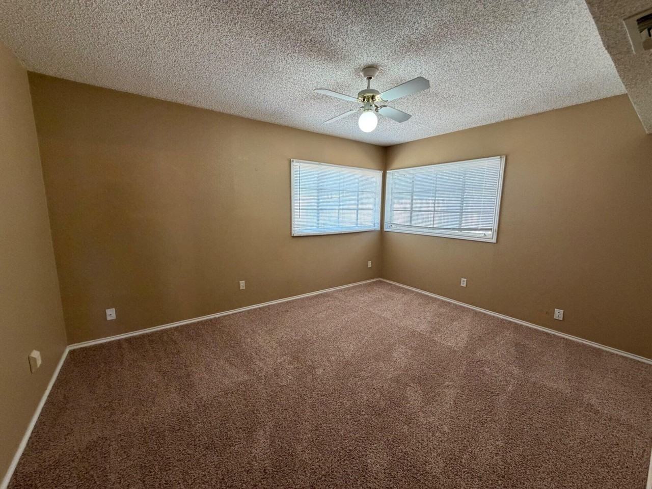 3706 25th St - Photo 6 of 8