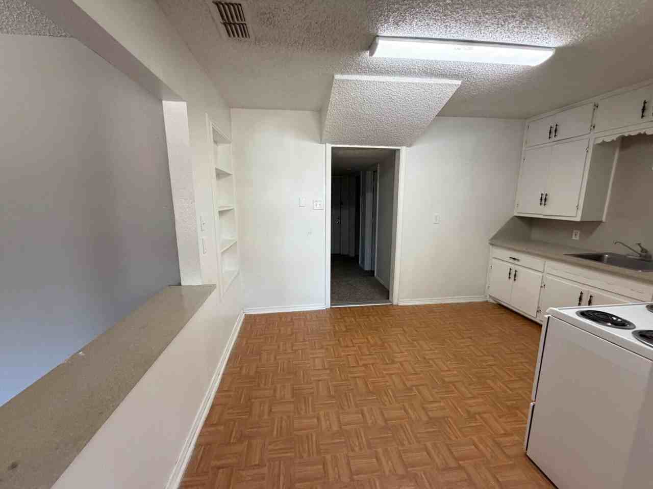 2604 41st St - Photo 4 of 11