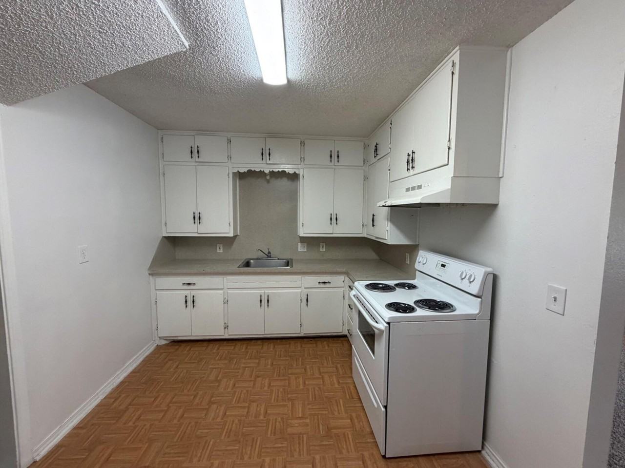 2604 41st St - Photo 5 of 11