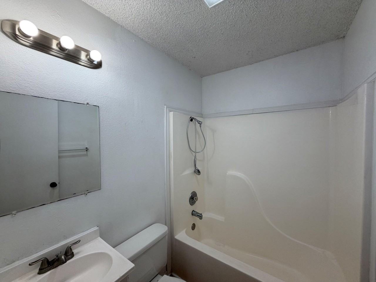 2604 41st St - Photo 7 of 11