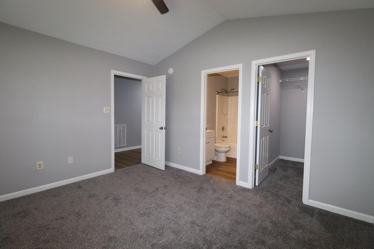 125 Christopher Dr - Photo 5 of 19