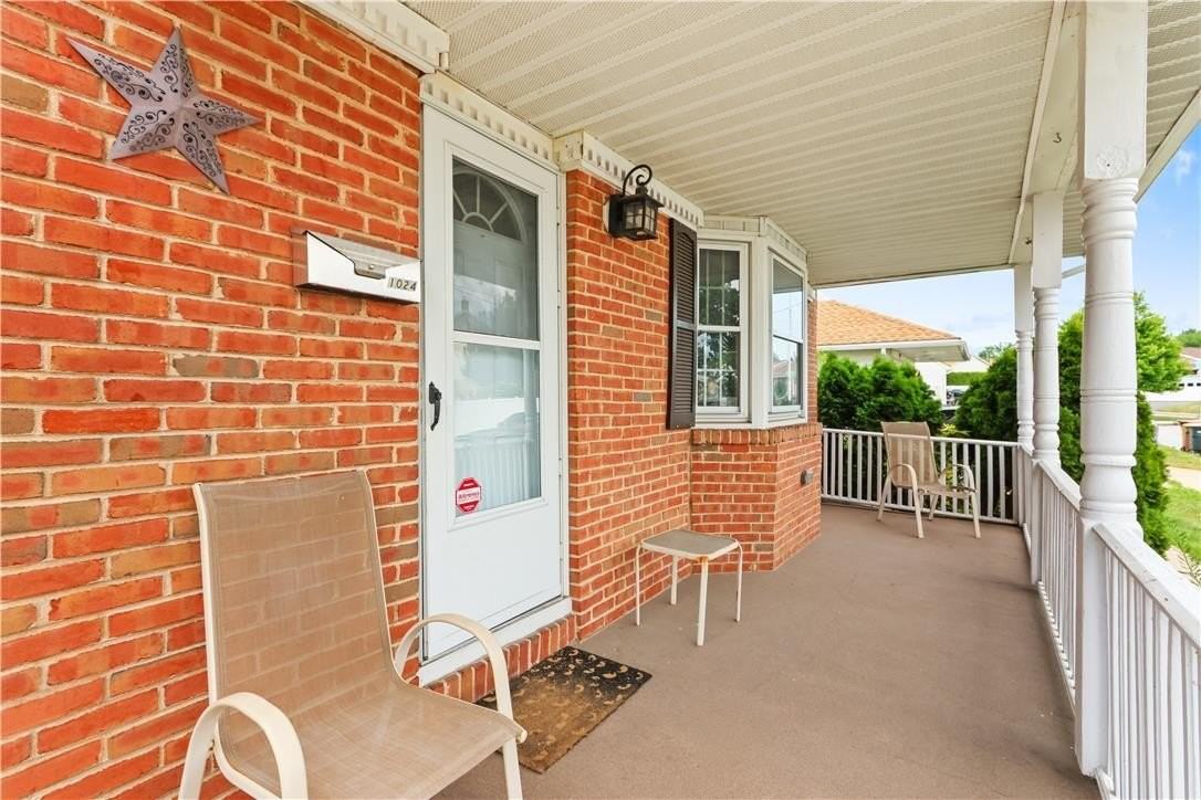 1024 Washington St - Photo 4 of 28