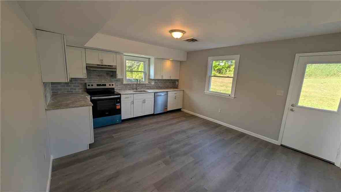 97 Hillcrest Ln #B11 - Photo 4 of 9