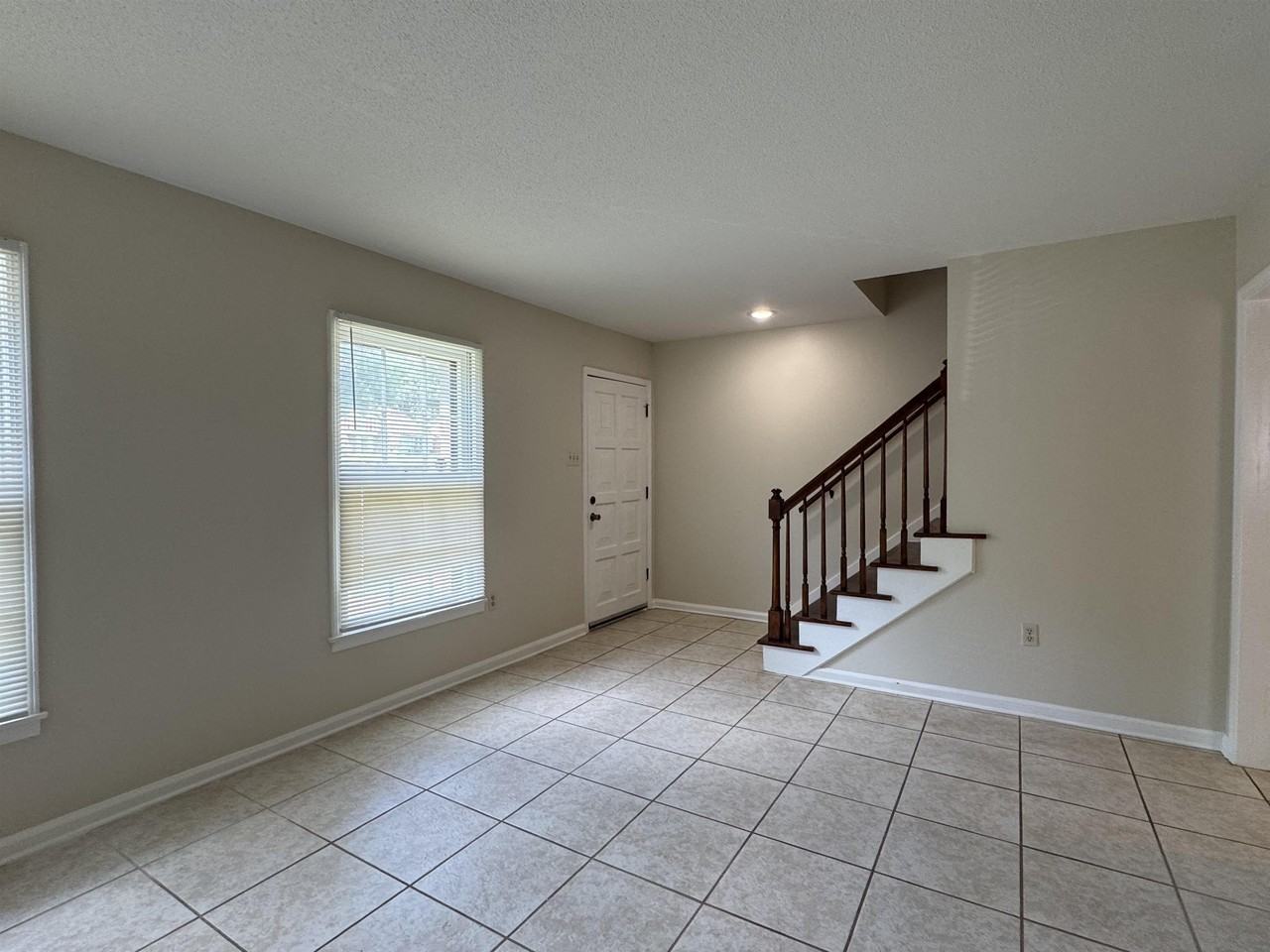 5659 Hinton Pl - Photo 3 of 15