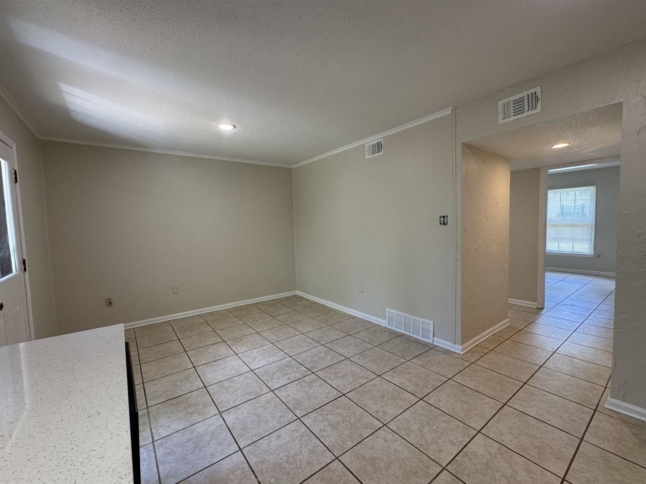 5659 Hinton Pl - Photo 6 of 15