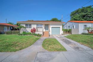 2420 Sw 21st Ave - Photo 1 of 1
