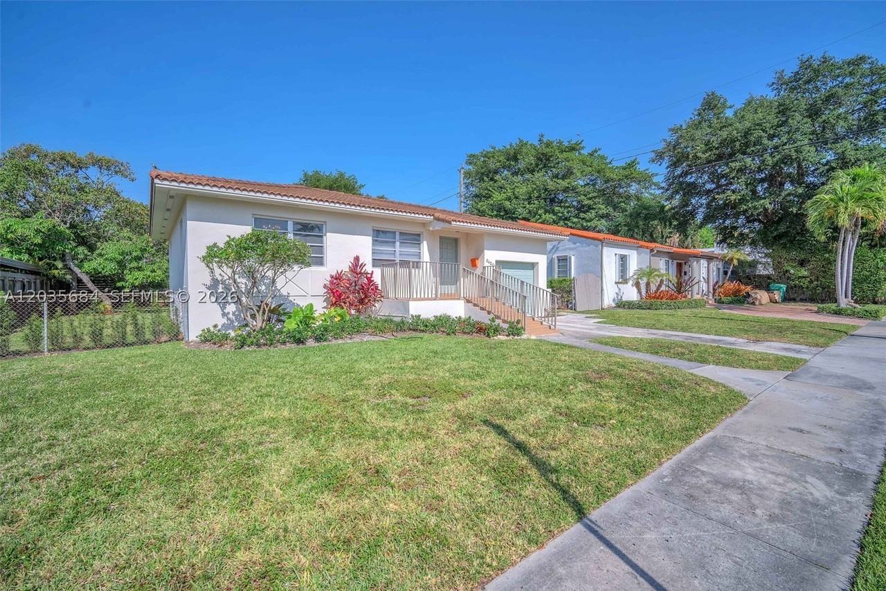 2420 Sw 21st Ave - Photo 2 of 27