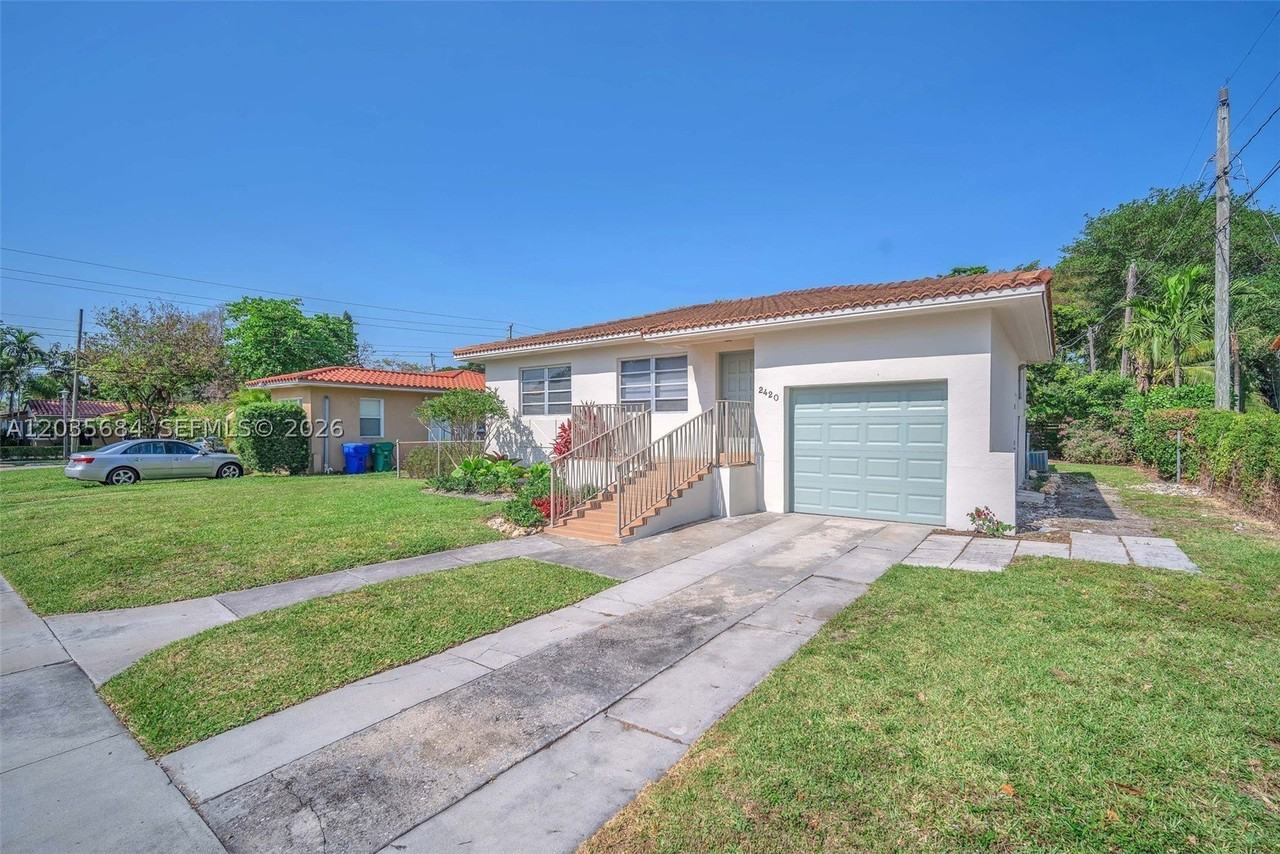 2420 Sw 21st Ave - Photo 3 of 27