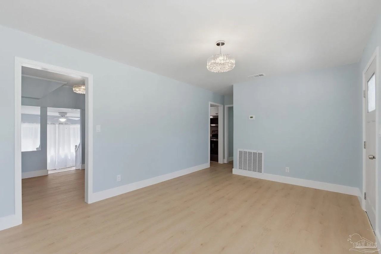 525 Pelham Rd #1 - Photo 4 of 16