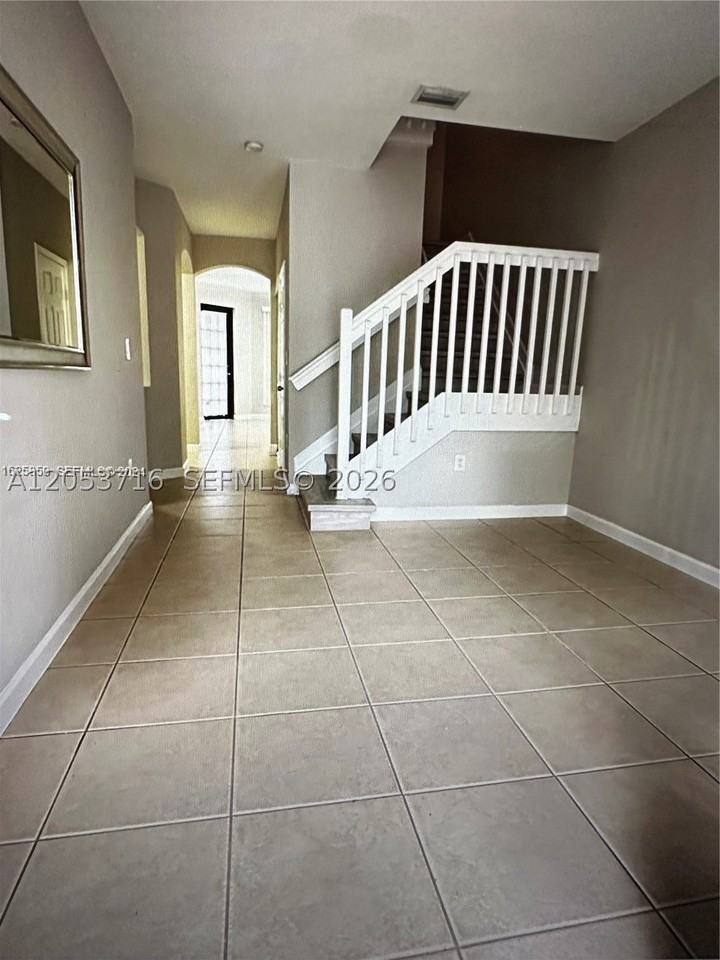 10328 Nw 31st Ter - Photo 4 of 20